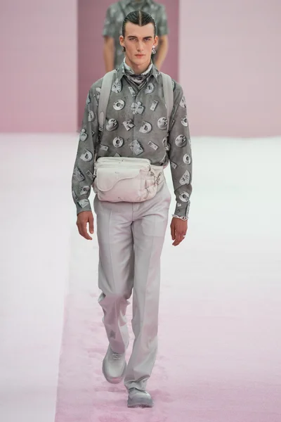 Look 37